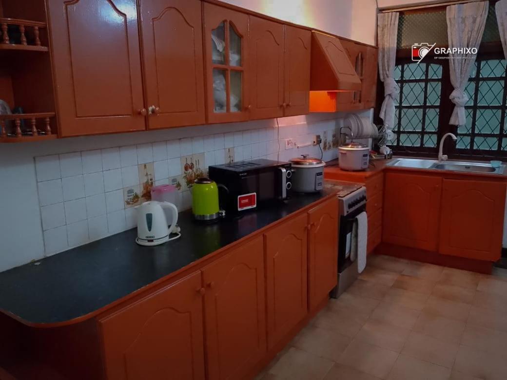 Ceylon Travel And Stay Lodge Battaramulla Extérieur photo
